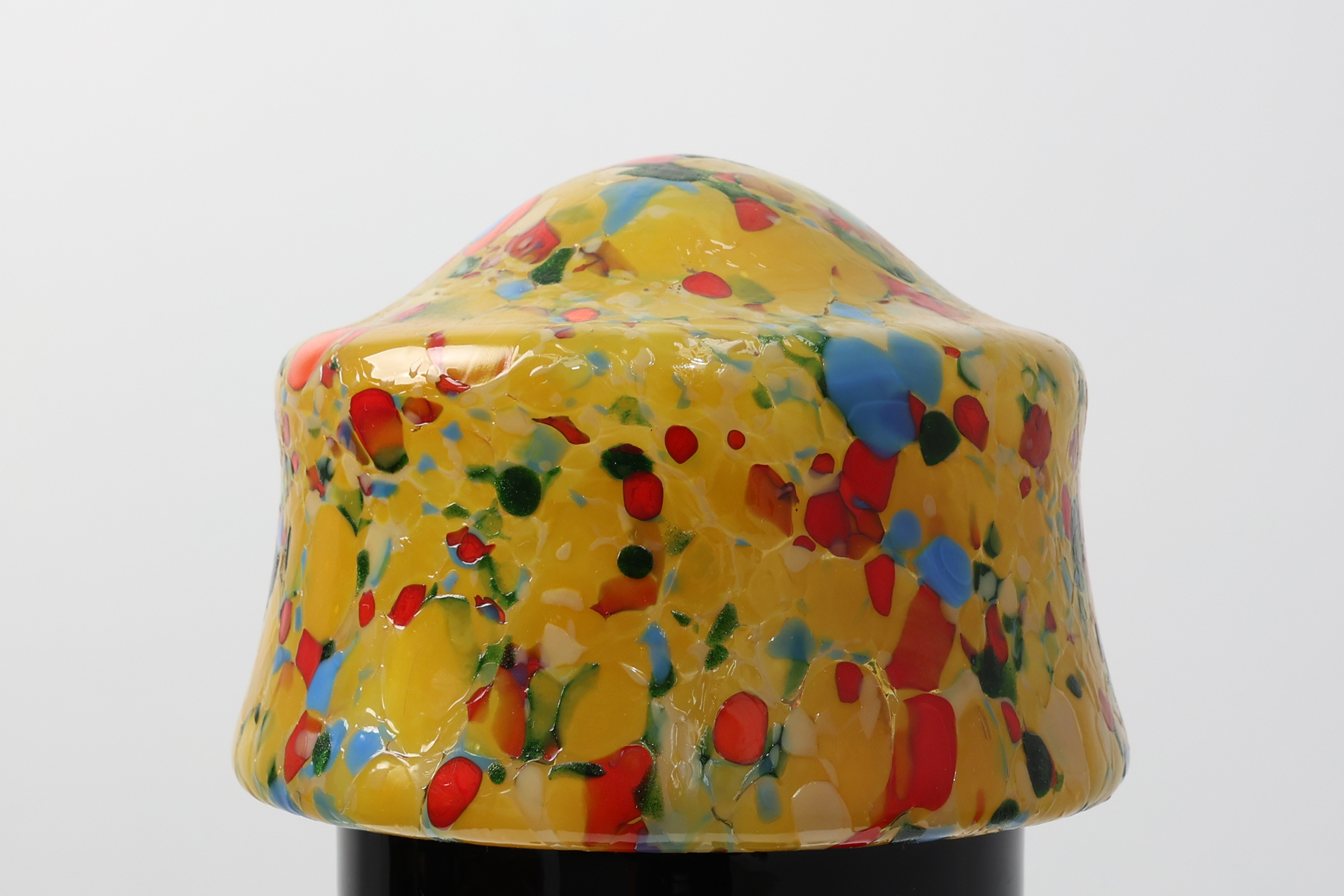 French Art Deco Table Lamp with Multicolored Spatter Glass Shade and Black Glass Base, 1920sthumbnail